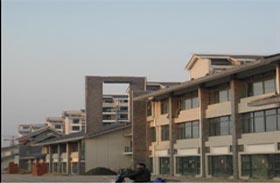 一幢食堂和一幢学生宿舍,扩建面积6055平方米,学校规模为36个教学班图片