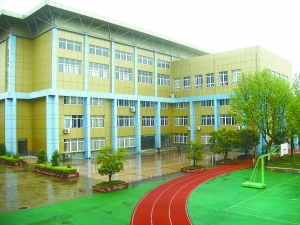 区调整中学教育,十八中初中部与红光初中合并,沿用南京市第十八中年级地理知识七学校图布局图片