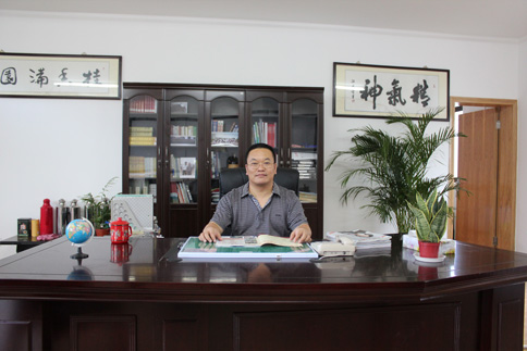 9,本科学历,中学政治高级教师,歙县无党派人士联络组副组长,歙县政协