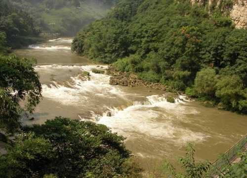 流穿全縣的流沙河古時稱漢水,漢水源於縣內西北大相嶺飛越山之仙人